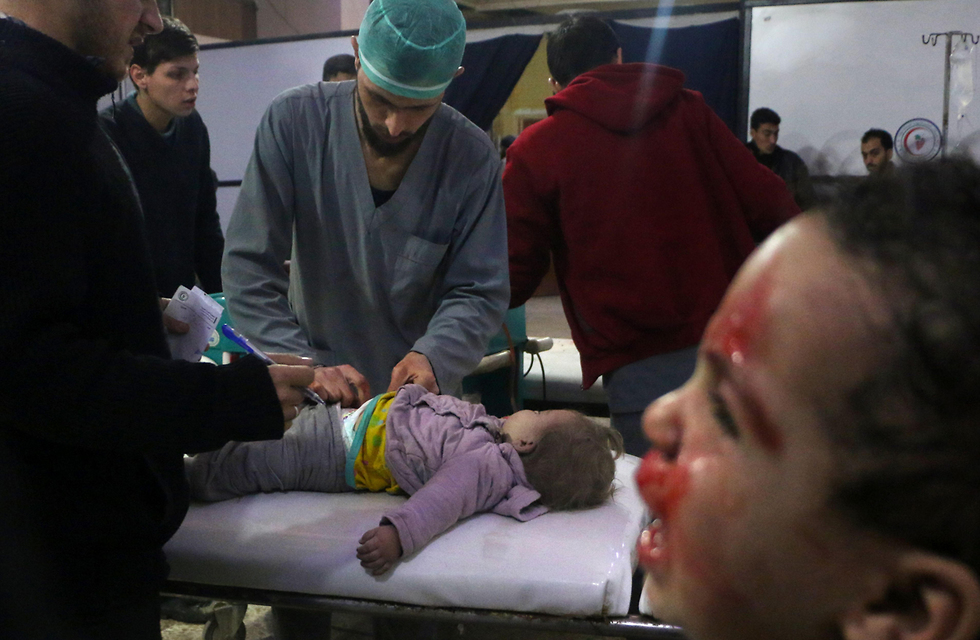 נפגעים רבים מתקשים לקבל טיפול רפואי (צילום: AFP) (צילום: AFP)