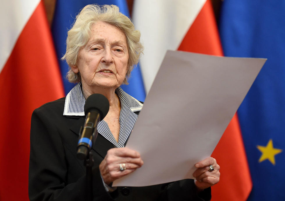 Anna Stupnicka-Bando, 89, reads an open letter signed by 50 Poles recognized as Righteous Among the Nations (Photo: AFP)