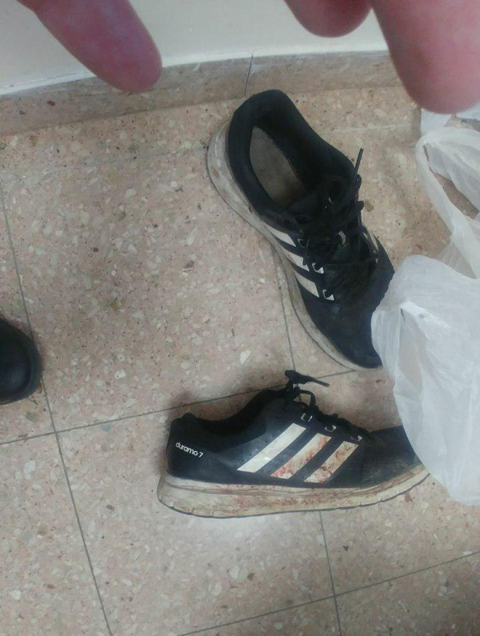 Кровь на обуви. Фото:  пресс-служба полиции