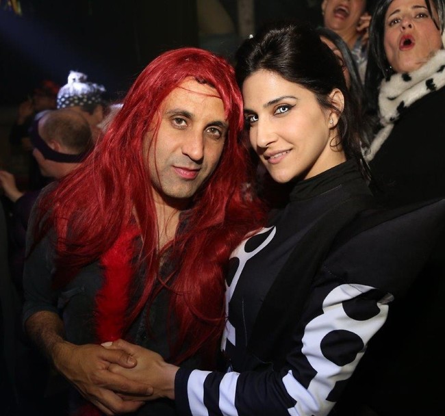 זו לא התחפושת מהמסיבה של טום באום? מגי אזרזר ויניב ביטון (צילום: איציק בירן) זו לא התחפושת מהמסיבה של טום באום? מגי אזרזר ויניב ביטון (צילום: איציק בירן)