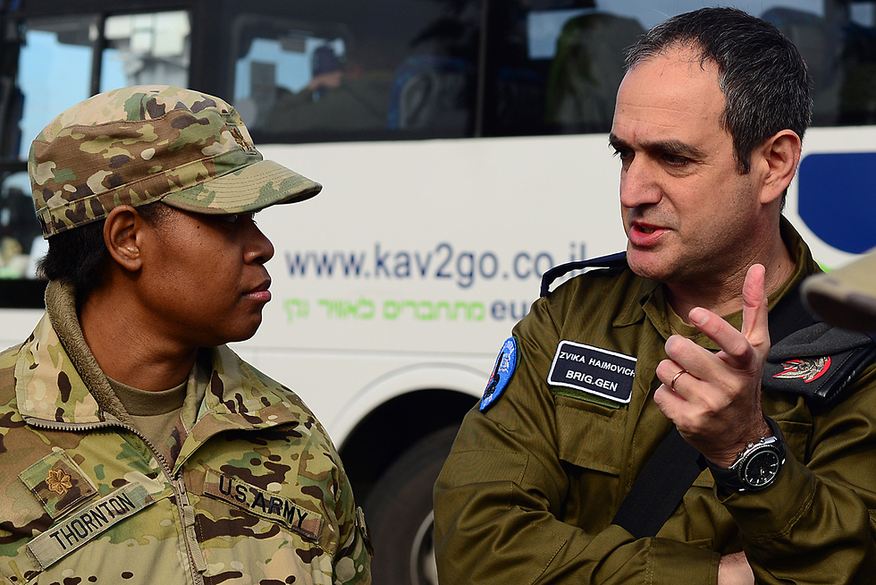 US and Israeli officers talk