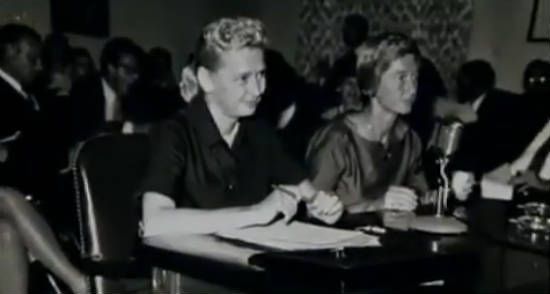 הוועדה אישרה את הליך בחירת האסטרונאוטים. קוב (משמאל) והארט בדיוני ועדת המשנה בקונגרס (צילום: נאס"א)