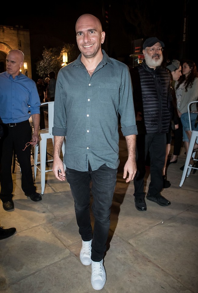 בגרסה החילונית. אסי כהן (צילום: עודד קרני) בגרסה החילונית. אסי כהן (צילום: עודד קרני)