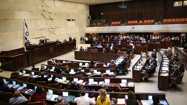 התגברות על בג"ץ - בהצבעה של 61 ח"כים (צילום: אלכס קולומויסקי) (צילום: אלכס קולומויסקי)