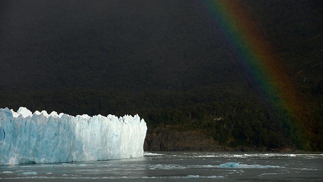 Крушение ледника. Фото: AFP