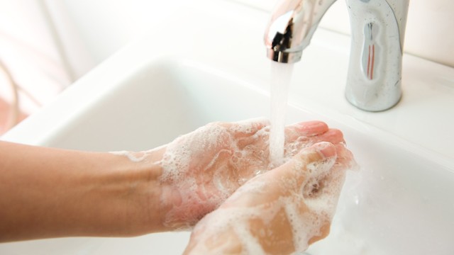 שטיפת ידיים (צילום: shutterstock)