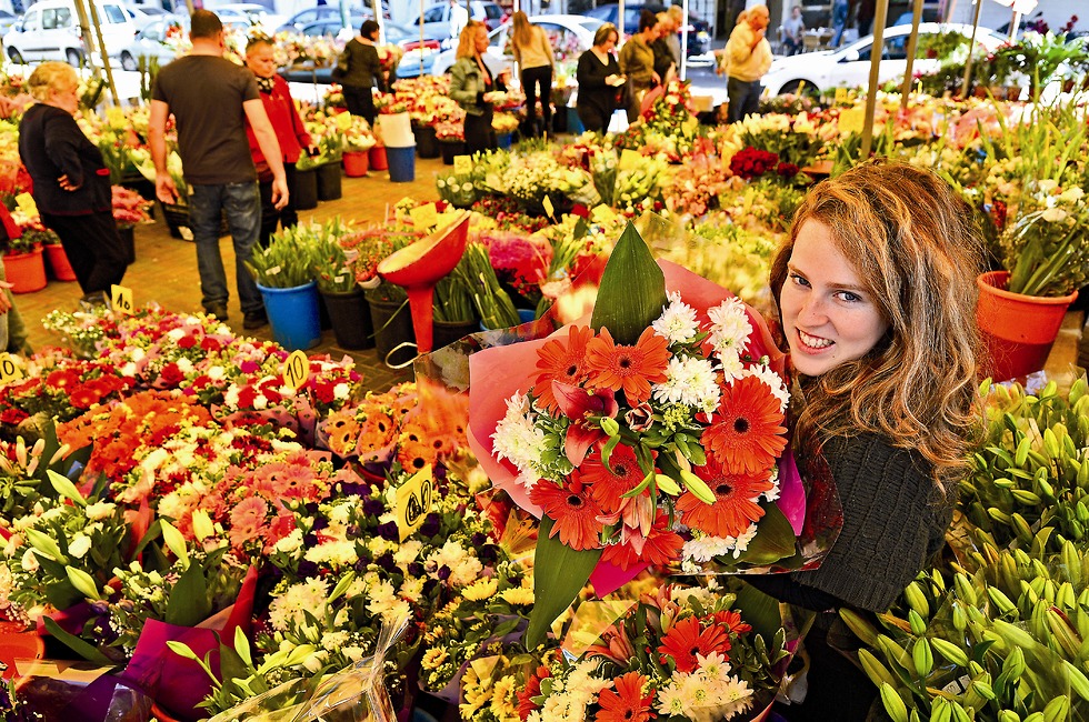 שוק הפרחים בעיר (צילום אגף דוברות והסברה עיריית נתניה)
