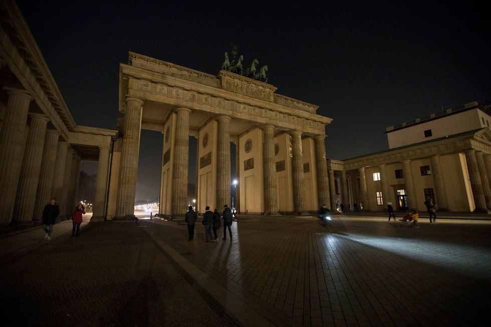 שעת חושך ברלין גרמניה (צילום: EPA)
