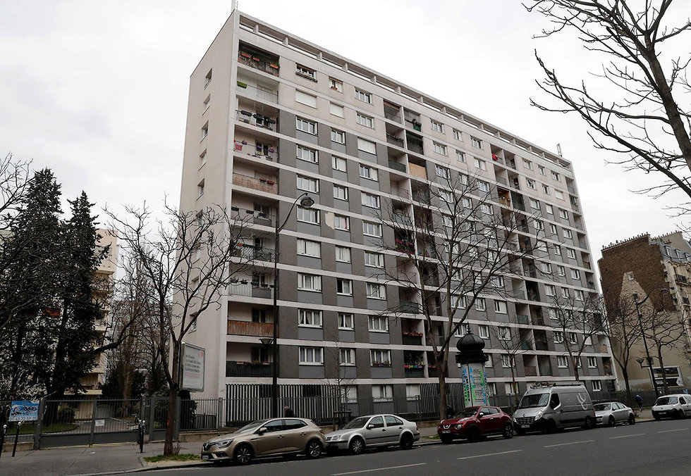 בניין בו גרה מיריי קנול ניצולת שואה נרצחה ב צרפת (צילום: AFP)