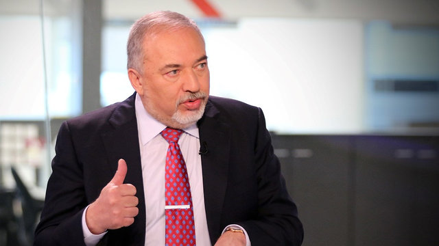 Defense Minister Lieberman at the Ynet studio (Photo: Avi Mualem)