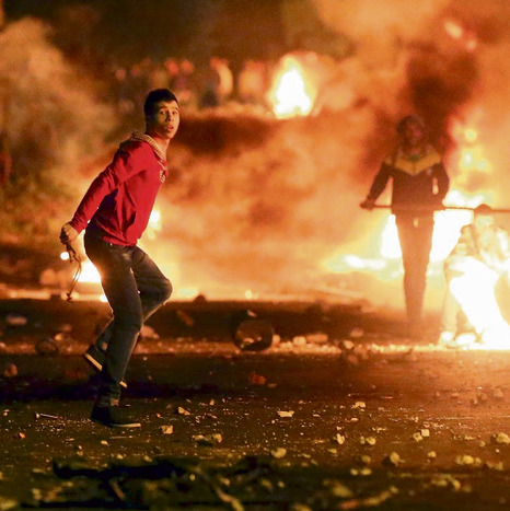 הומות בכפר ב־ 2014 לאחר מותו של הצעיר חיר חמדאן מירי שוטרים | צילום: גיל נחושתן