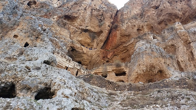Пещеры на горе Арбель. Фото: Асаф Дори, национальный парк Арбель