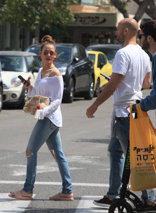 מצטערים כל מה שאנחנו מצליחים לראות בתמונה זה את הכיתוב "בלינצ'ס" (צילום: מוטי לבטון)