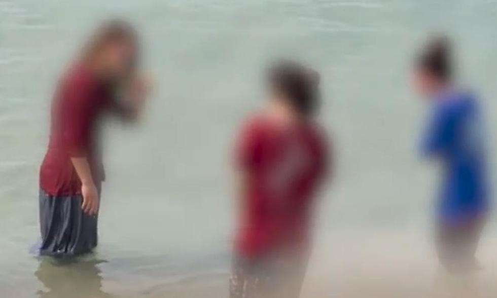 זורי שאשו מציל בחוף הנפרד (צילום: אלי דסה)