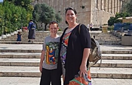 Рахель и ее сын у Пещеры праотцев в Хевроне