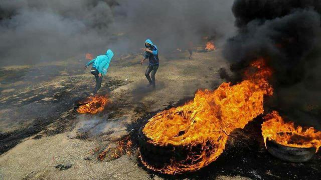 Burning tires during the protest