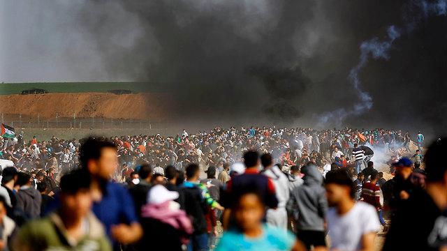 Palestinian protests near the border over the weekend (Photo: AFP)