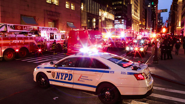 שריפה במגדל טראמפ שבניו יורק (צילום: AFP)