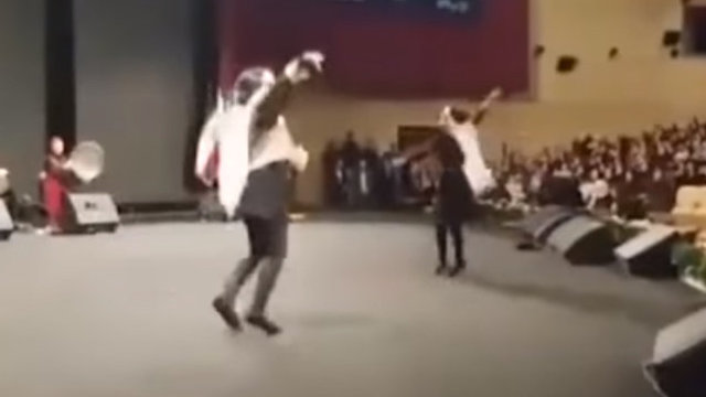 ילדות בנות רוקדות ריקוד  (צילום: youtube)
