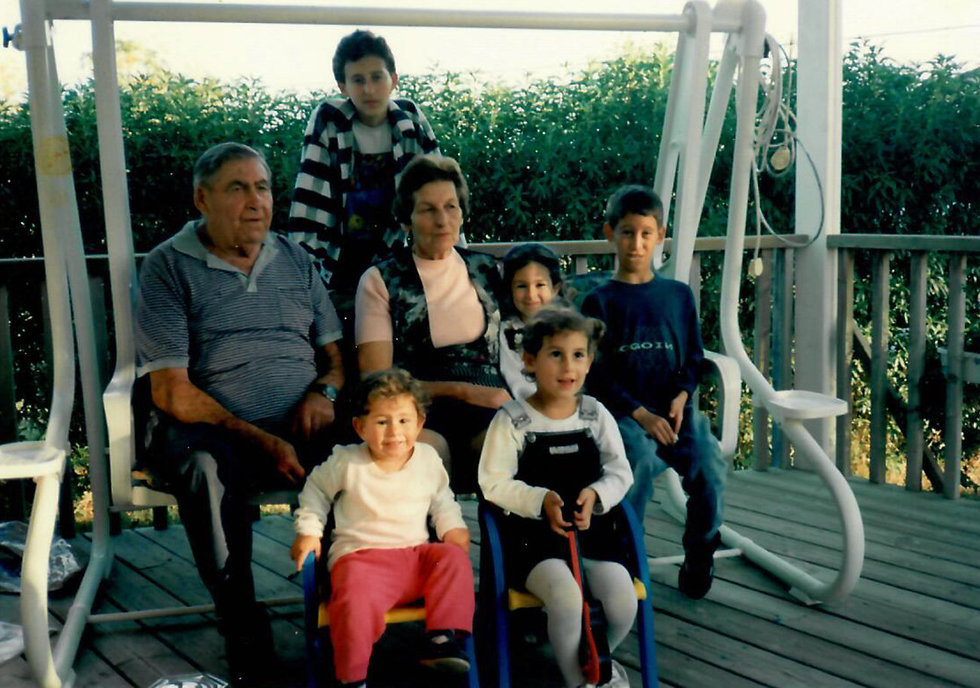 טמה גרינפלד ומשפחתה (באדיבות המשפחה)