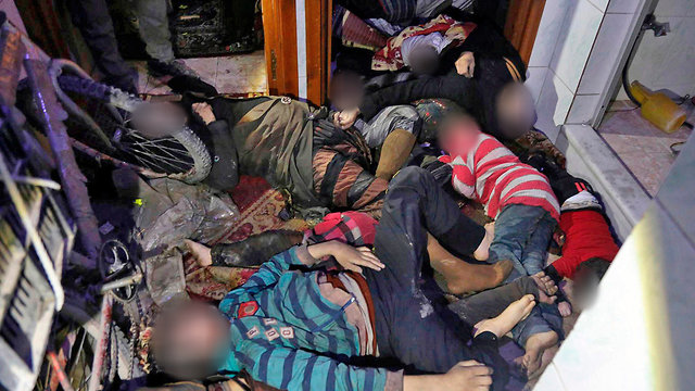 Children hurt in alleged chemical attack in Douma (Photo: AP)