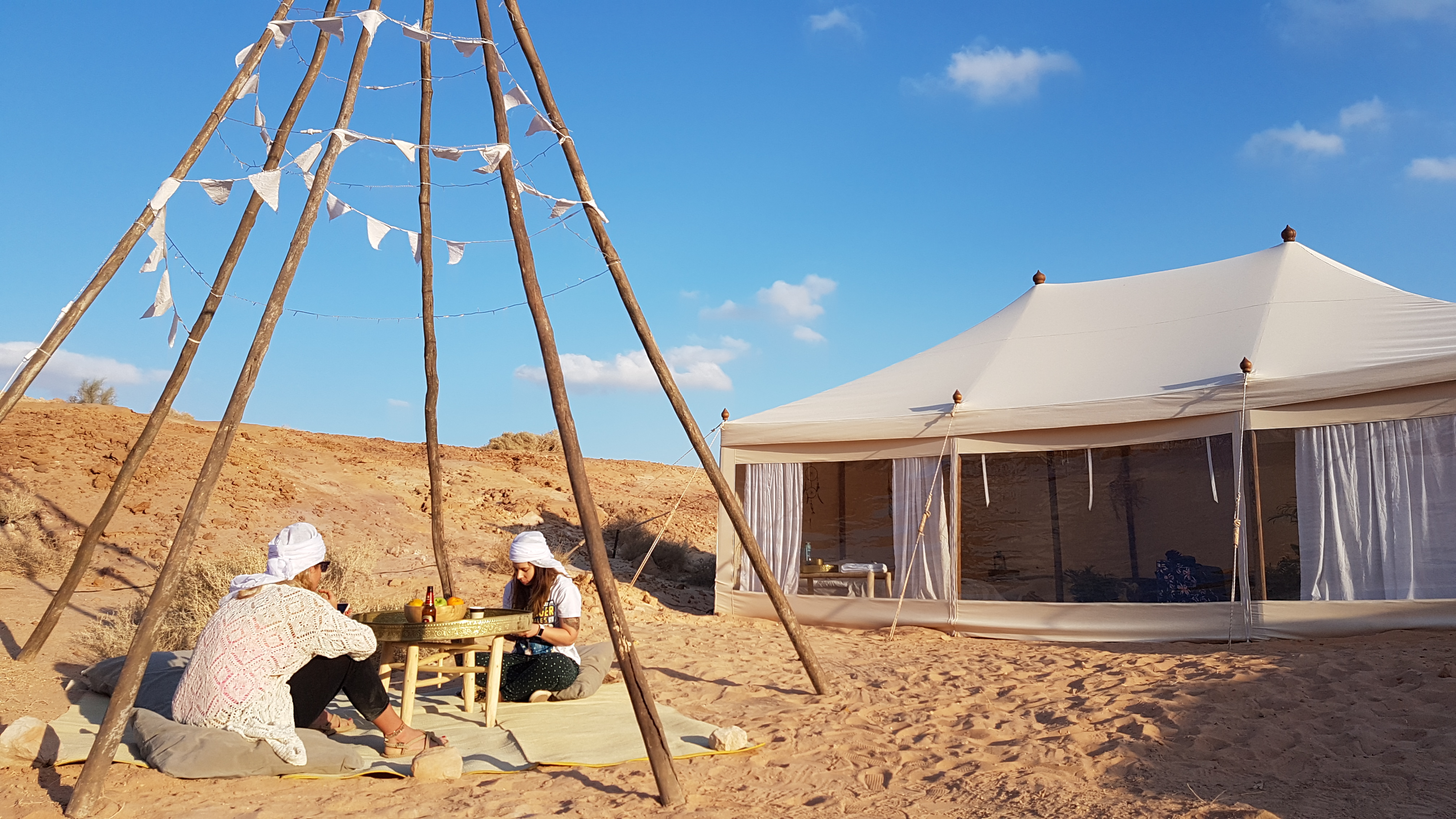 האוהל היוקרתי באמצע המדבר (צילום: Happy Glamper Israel)