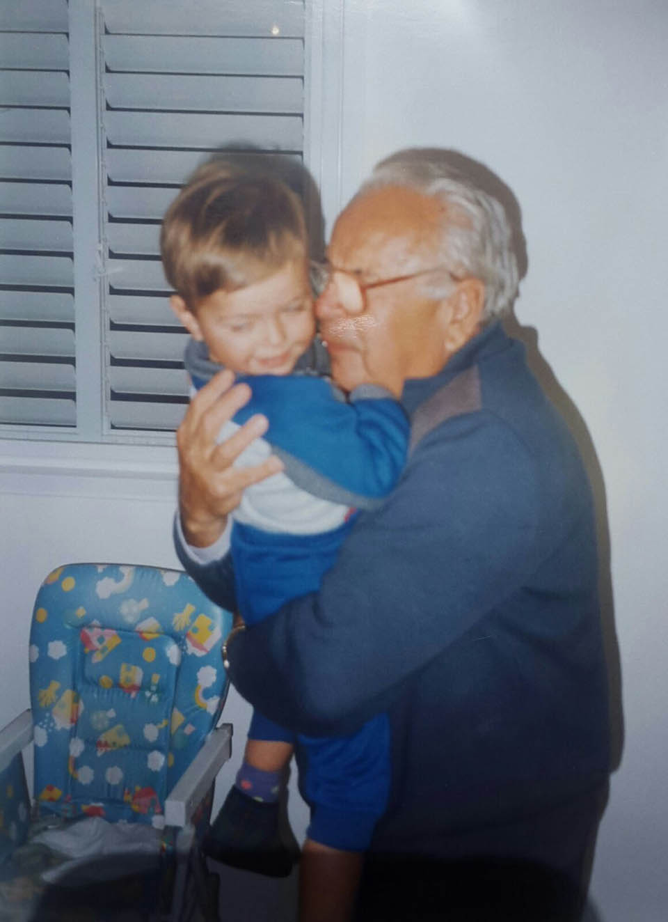 Дедушка и внук. Фото: семейный архив