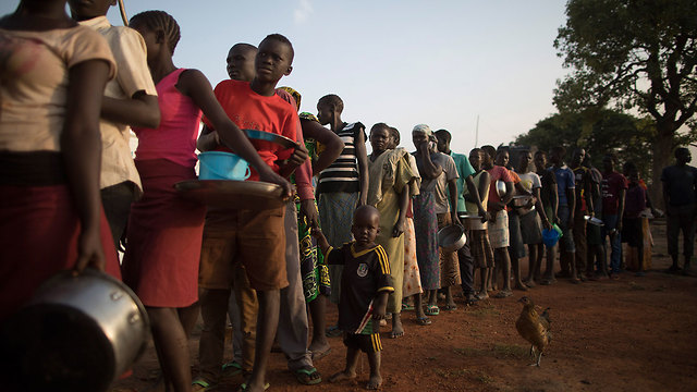 מחנה פליטים באוגנדה (צילום: gettyimages)