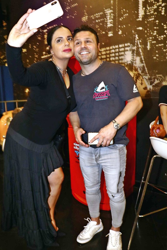מלמדים את הדור הצעיר. טילטיל ואופירה (צילום: אמיר מאירי) מלמדים את הדור הצעיר. טילטיל ואופירה (צילום: אמיר מאירי)