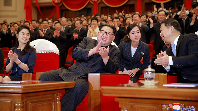 קים ג'ונג און מופע בלט סיני צפון קוריאה יום הולדת קים איל סונג (צילום: רויטרס)