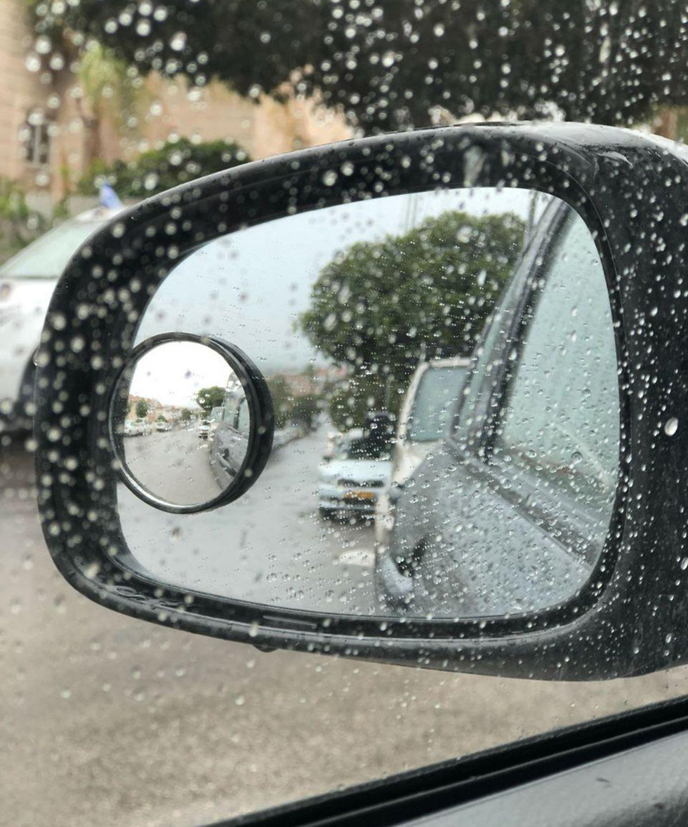 טיפות גשם על חלון מכונית (צילום: אור פדידה)