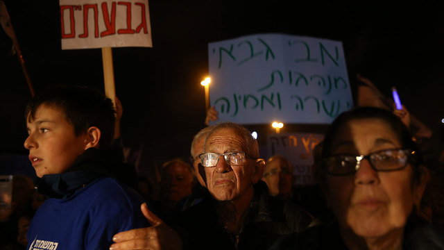Citizens protest against override power and demand equality for all (Photo: Ohad Zwigenberg)