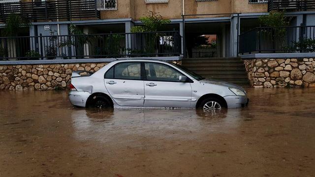 Flooding in Netivot (Photo: Aviad Fartush)