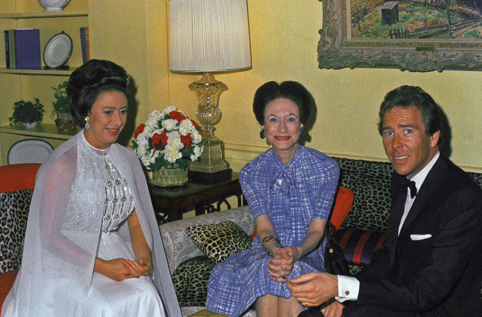לאחר מותו של אדוארד: סימפסון עם הנסיכה מרגרט ובעלה, 1974 (צילום: AP)