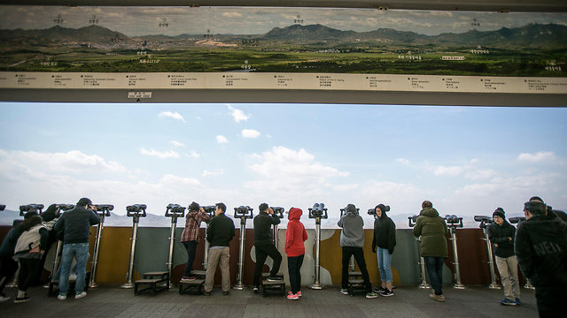 צפון קוריאה תיירים בקסונג (צילום: gettyimages)