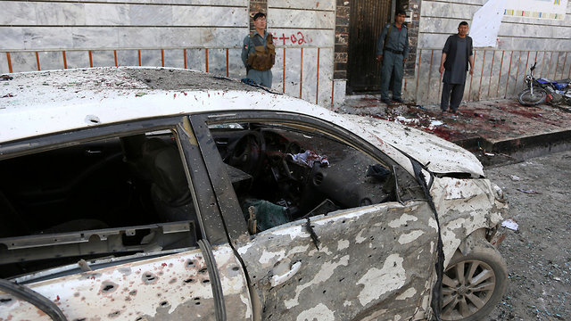פיגוע התאבדות באפגניסטן קאבול 57 נרצחים (צילום: AP)