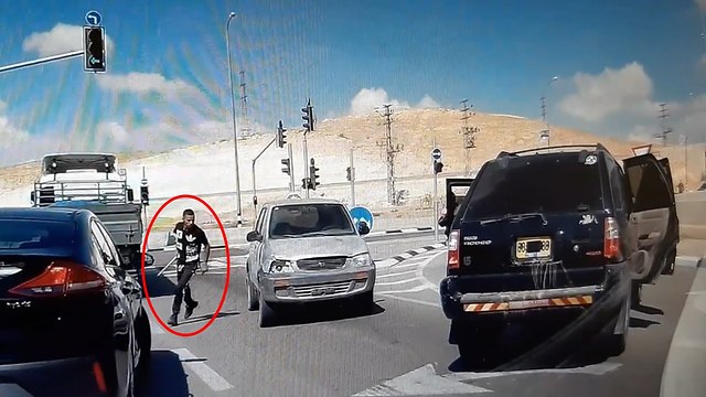 Инцидент на перекрестке Охалим (кадр любительской видеозаписи)