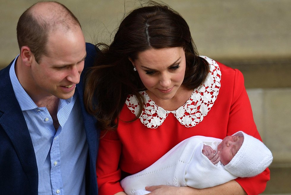 Принц Уильям с женой и новорожденным сыном. Фото: AP
