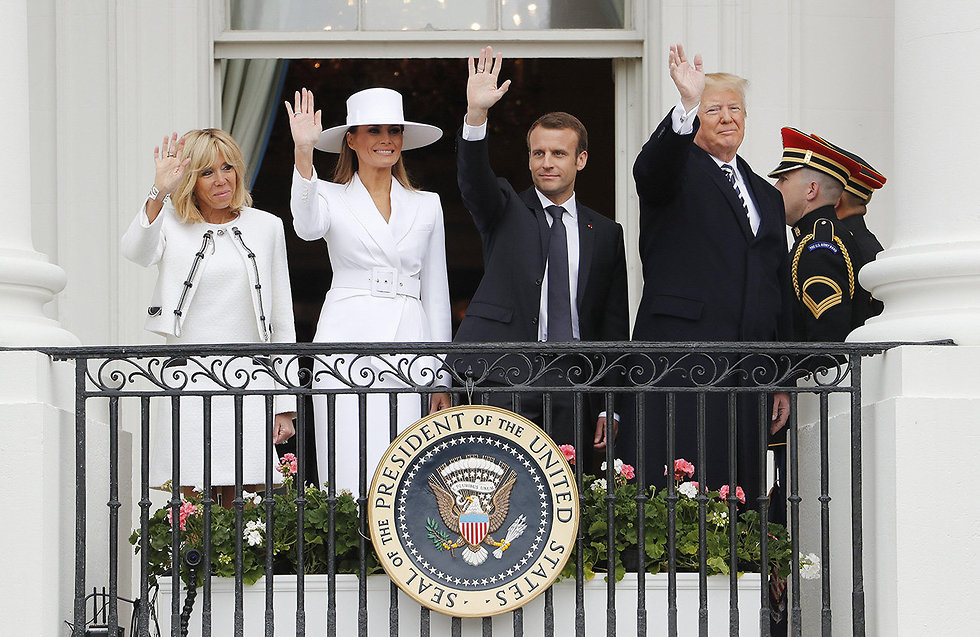 Дональд Трамп, Эммануэль Макрон и их супруги на балконе Белого дома. Фото: AFP