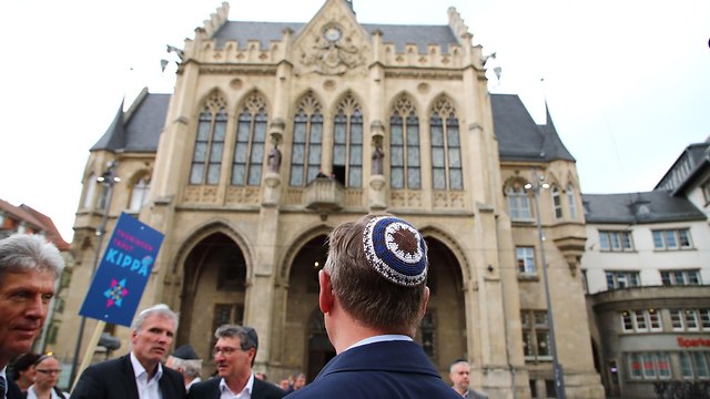עצרת תמיכה ביהודים בארפורט בגרמניה  (צילום: AFP)