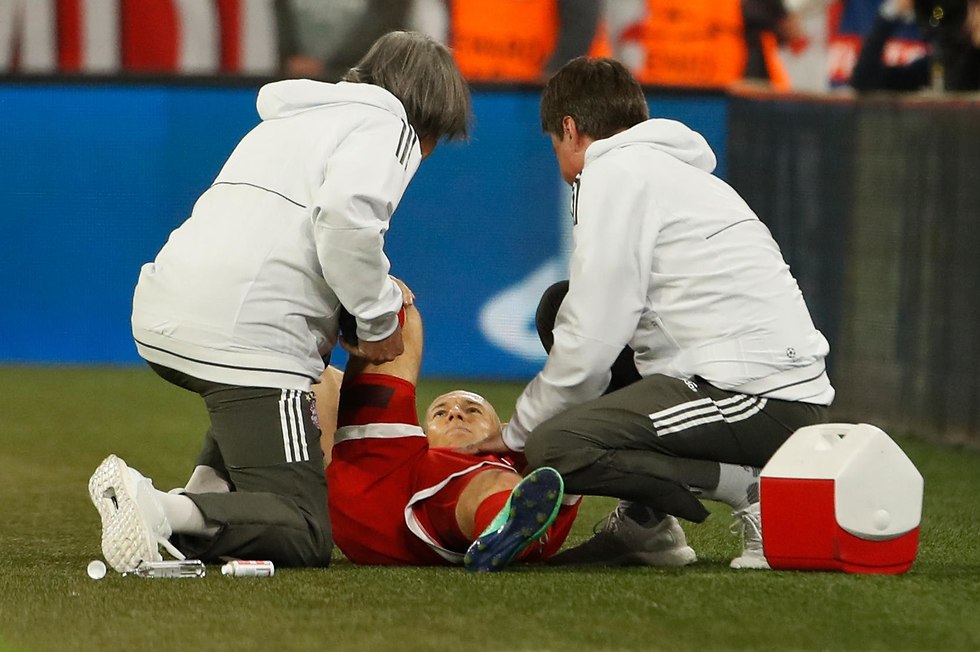 רובן אחרי שנפצע (צילום: AFP)