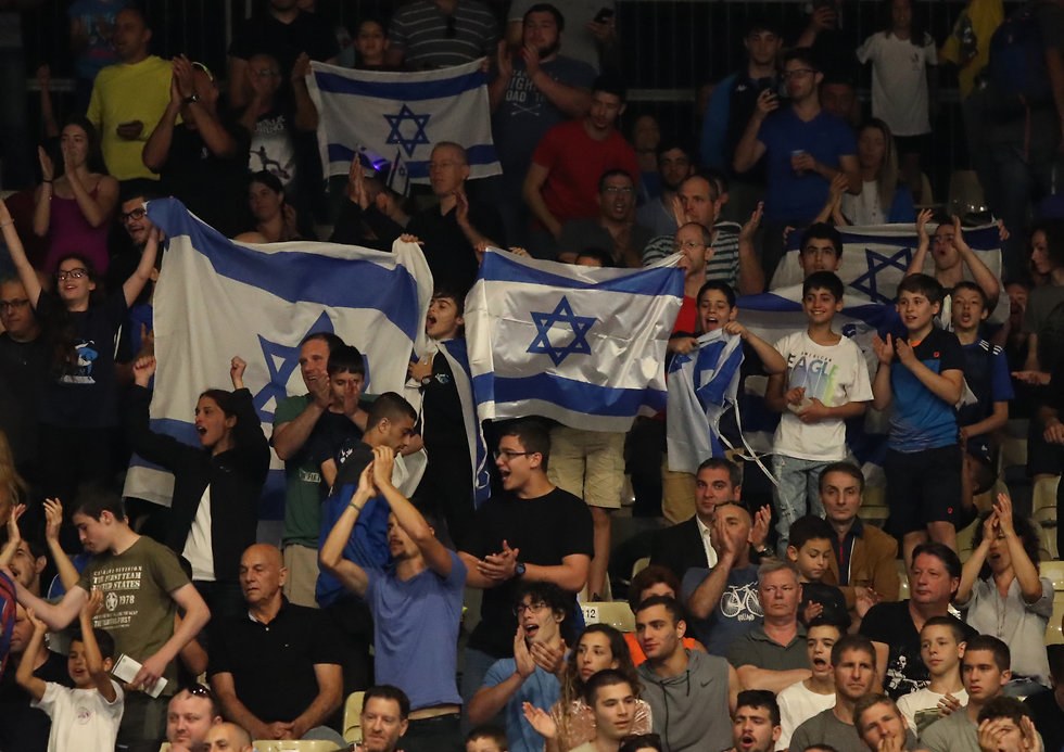 הצופים באליפות אירופה בתל אביב (צילום: אורן אהרוני)