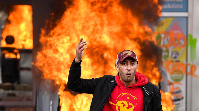 המחאה ברחובות פריז (צילום: Getty Images)