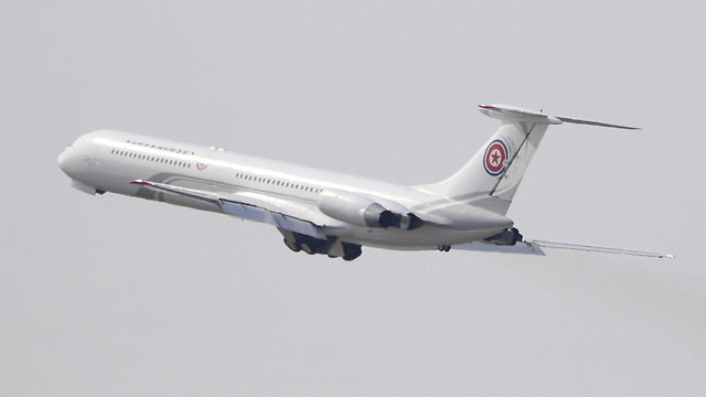 מטוס נוסעים אייר קוריו ב דאליין סין  (צילום: רויטרס)