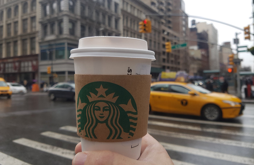Сеть Starbucks: иногда можно. Фото: Йегуда Ноар