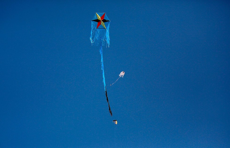 Kite attached with burning rag (Photo: AFP)