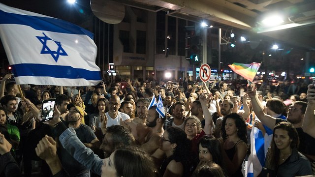חגיגות בכיכר רבין (צילום: רז גרוס)