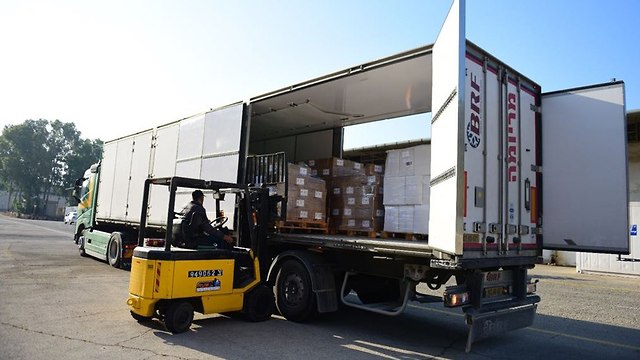 Hamas barred 2 Israeli trucks bearing humanitarian goods from entering Gaza through the Kerem Shalom crossing (Photo: IDF Spokesperson's Unit)