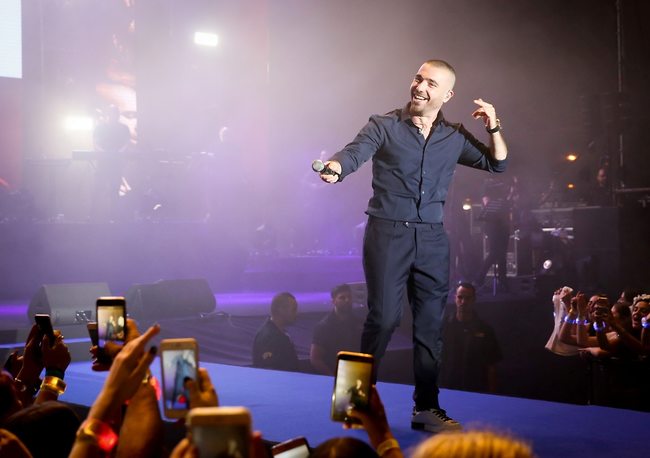 הופה! עומר אדם (צילום: אלירן אביטל) הופה! עומר אדם (צילום: אלירן אביטל)