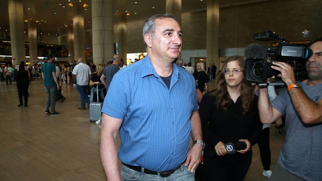 שגריר ישראל טורקיה איתן נאה שדה התעופה איסטנבול בידוק גירוש  (צילום: יריב כץ)